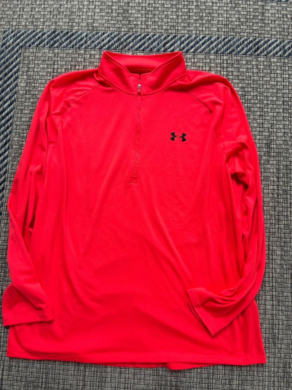 Under Armour 1/4 zip Size XL
